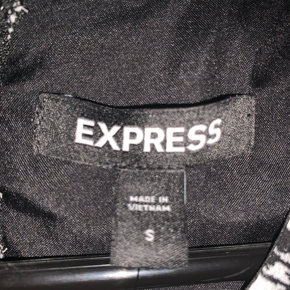 🔻👇price drop👇🔻Express size S Metallic Printed Pleated Shoulder Ruffle Dress - Picture 8 of 16